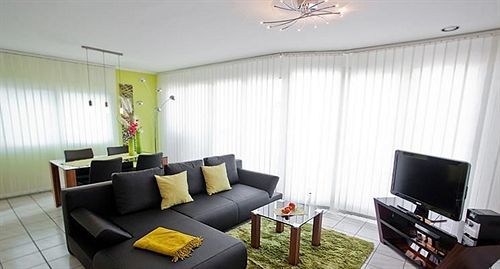 First Domizil Apartment *