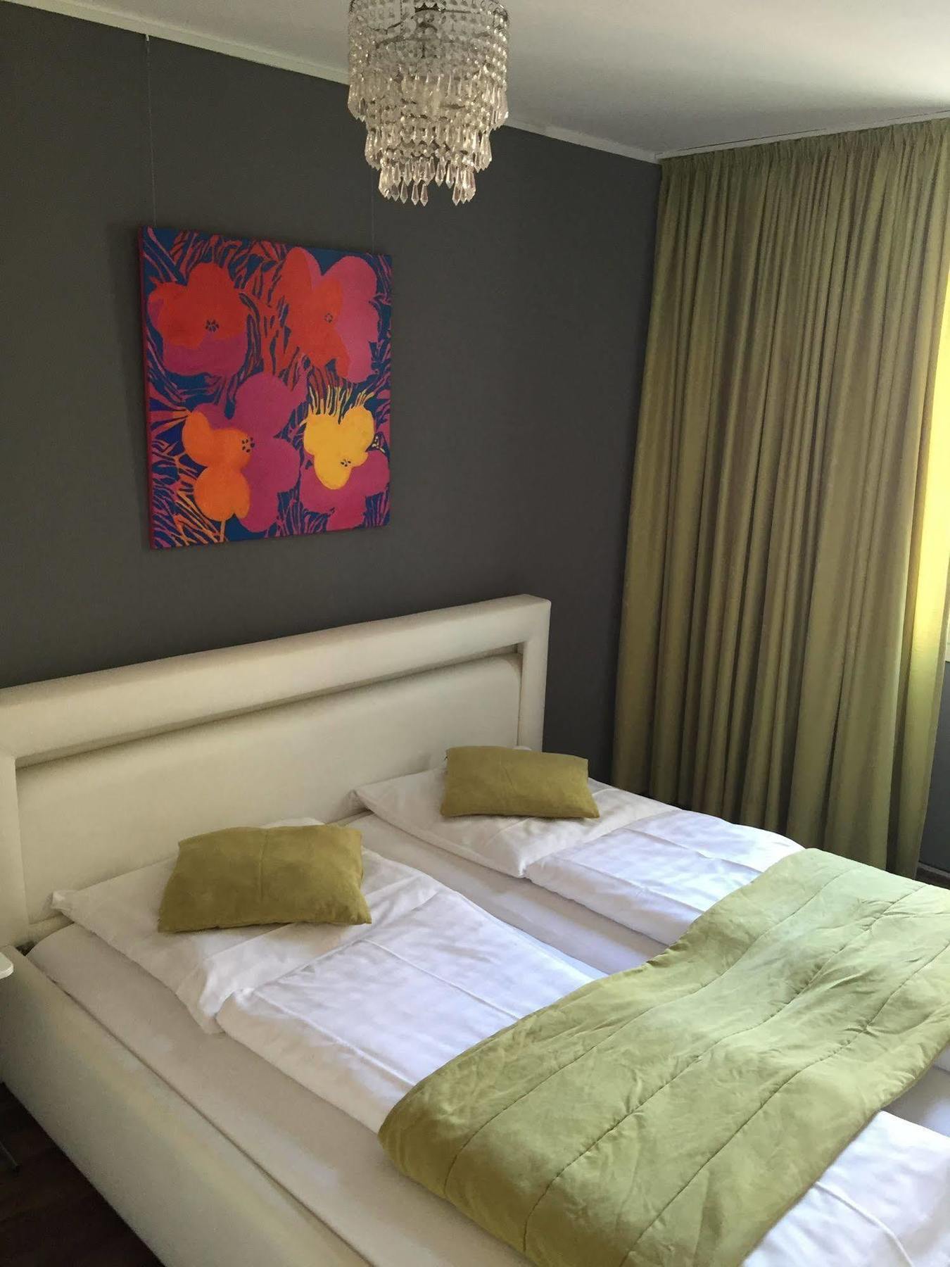 Apartment First Domizil *